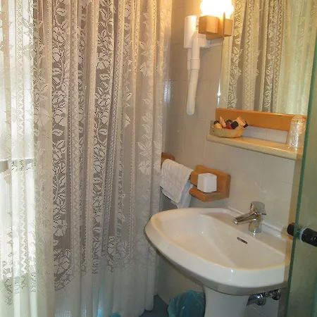 Cecchin אאוסטה